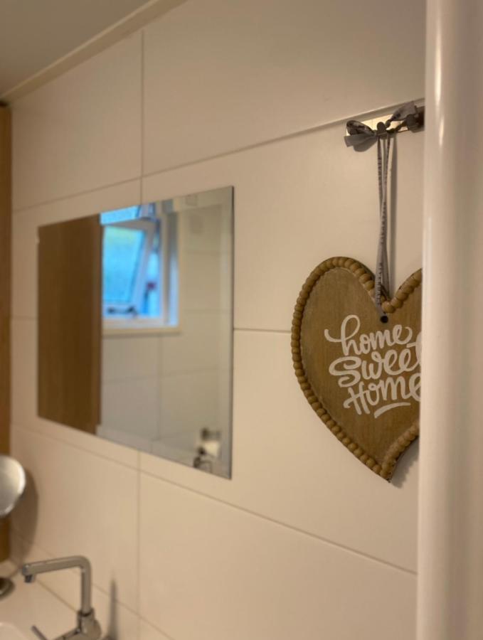 Luxe Chalet Met Prachtig Terras Op De Veluwe , Veel Privacy ホンデルロー エクステリア 写真