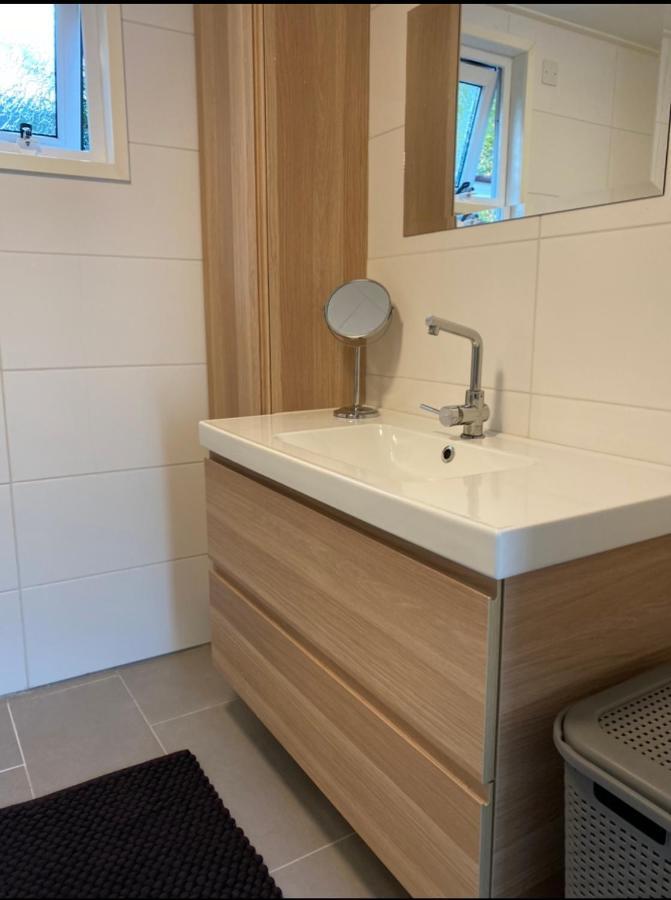 Luxe Chalet Met Prachtig Terras Op De Veluwe , Veel Privacy ホンデルロー エクステリア 写真
